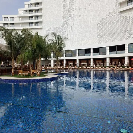 Grand Saphire Apartment-i Appartement Trikomo